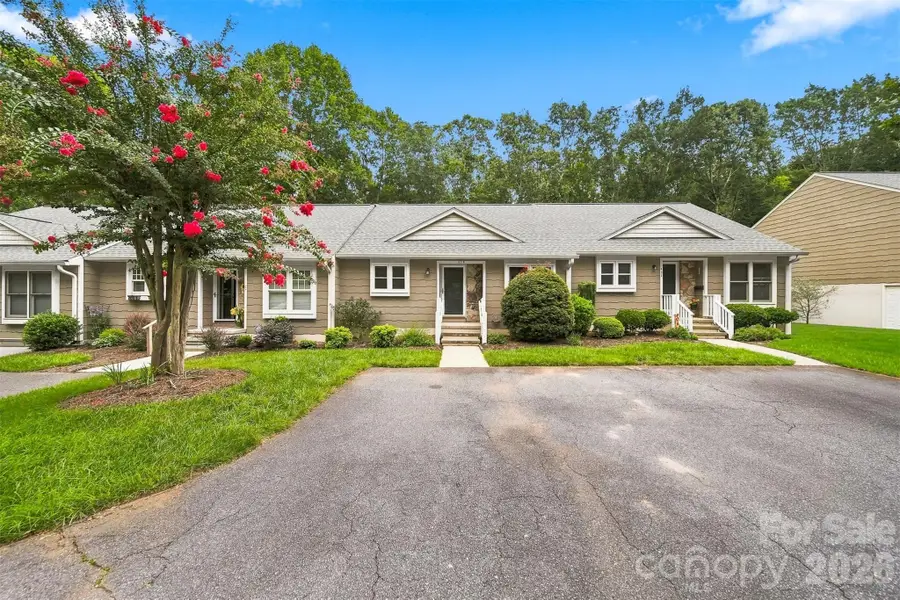 419 19th Avenue Court Ne, Hickory, NC 28601 - #3