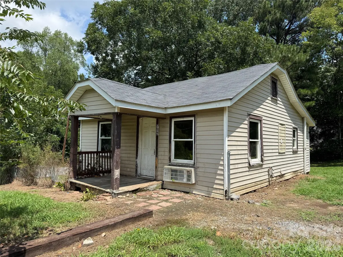712 N Myrtle Street, Gastonia, NC 28052 - #1