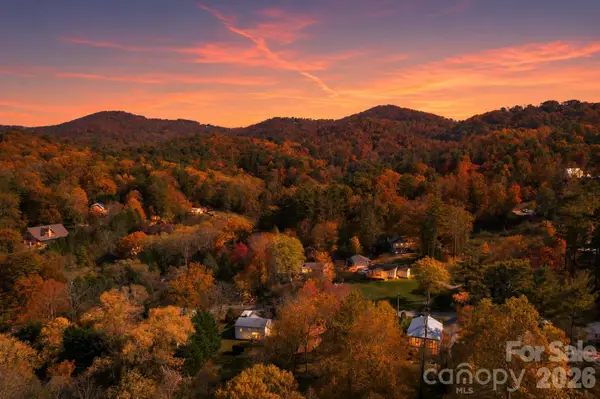 13 Bassett Road, Asheville, NC 28804