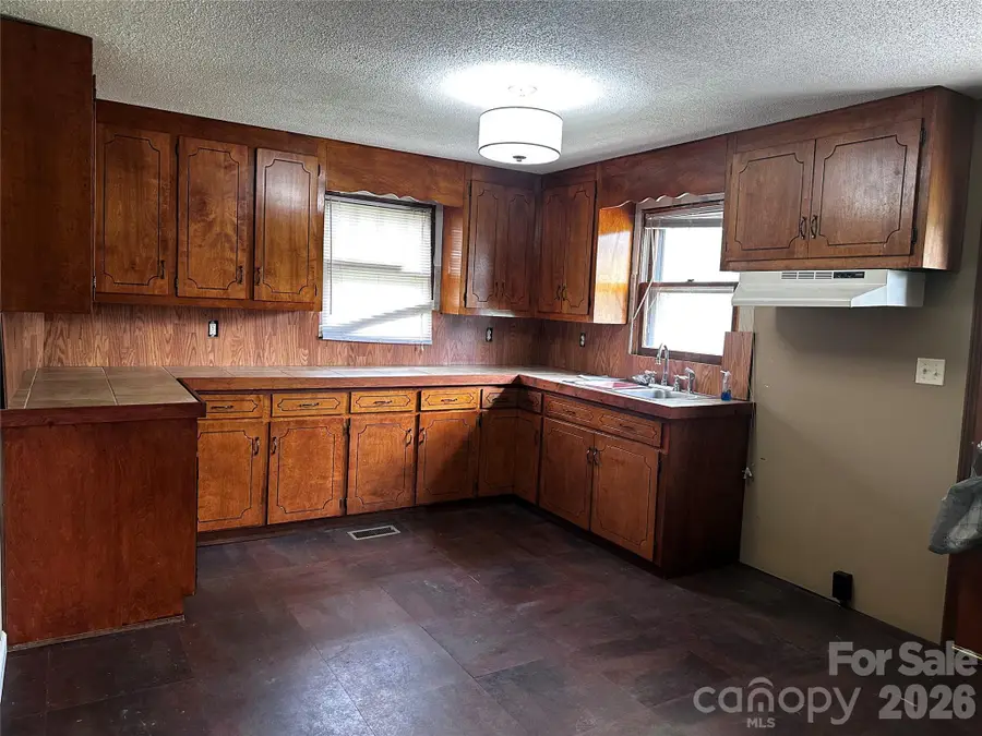 2202 Brookview Avenue, Kannapolis, NC 28081 - #2