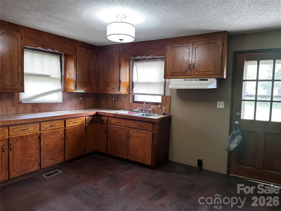 2202 Brookview Avenue, Kannapolis, NC 28081 - #3