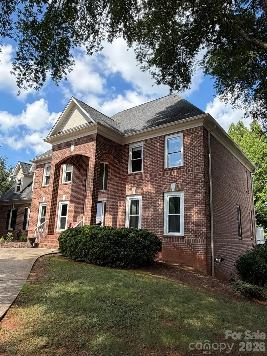 232 40th Avenue Drive Nw, Hickory, NC 28601 - #3