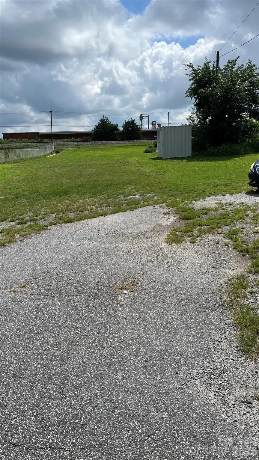 1107 1st Avenue S, Conover, NC 28613 - #3