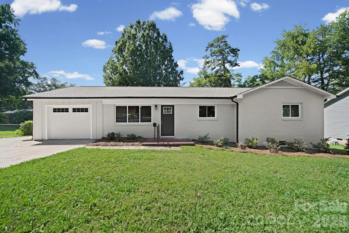 1041 Watts Drive, Charlotte, NC 28216 - #1