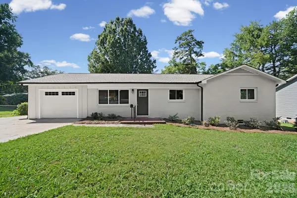 1041 Watts Drive, Charlotte, NC 28216
