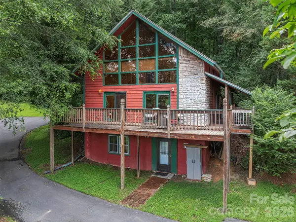 215 Hall Top Road, Waynesville, NC 28786