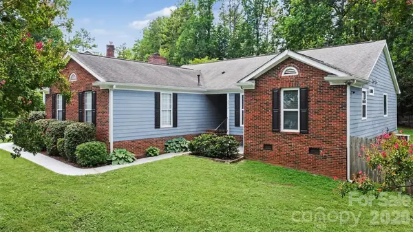3515 Crescent Knoll Drive, Matthews, NC 28105