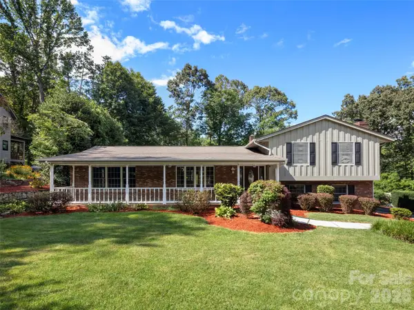 8 English Place, Candler, NC 28715