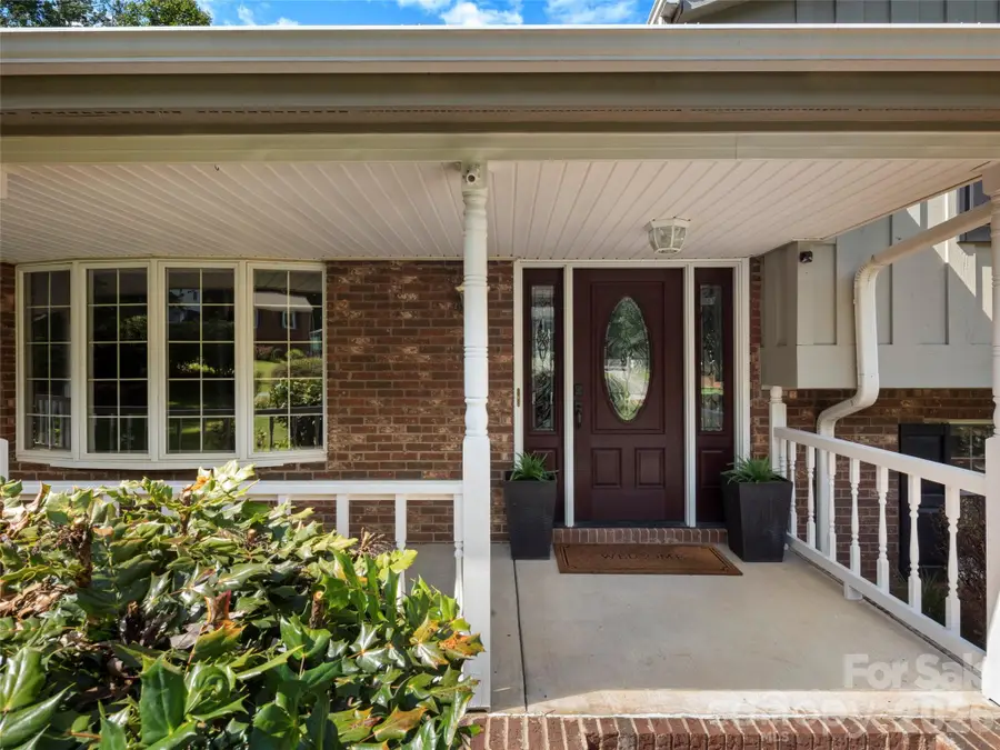 8 English Place, Candler, NC 28715 - #3