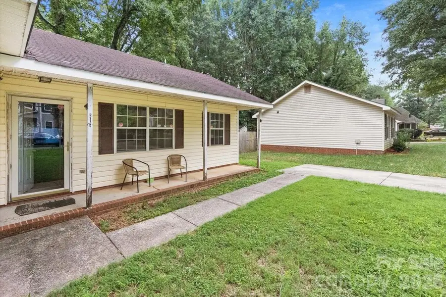 615 Pennwood Lane, Charlotte, NC 28215 - #3
