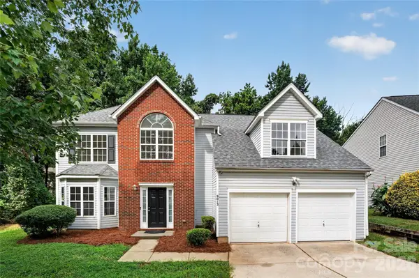 9013 Broad Ridge Court, Charlotte, NC 28269