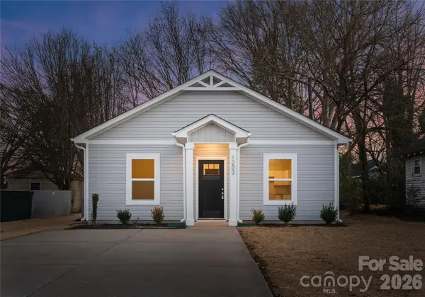 1916 Wilson W Lee Boulevard, Statesville, NC 28677