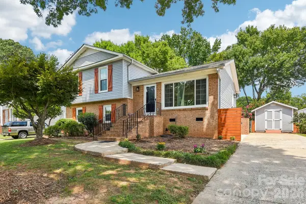 318 Red Roan Place, Charlotte, NC 28215