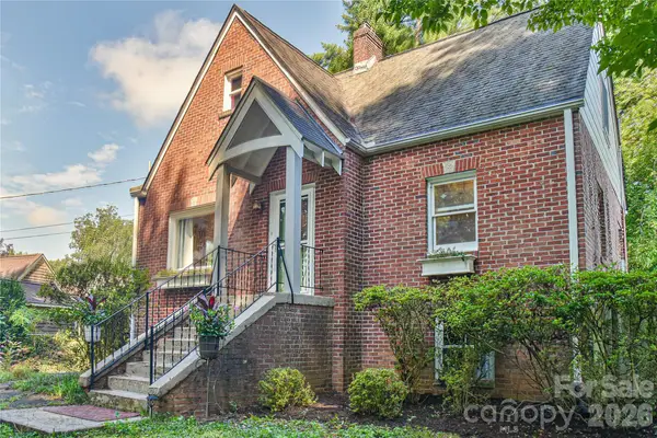 64 Arthur Road, Asheville, NC 28806