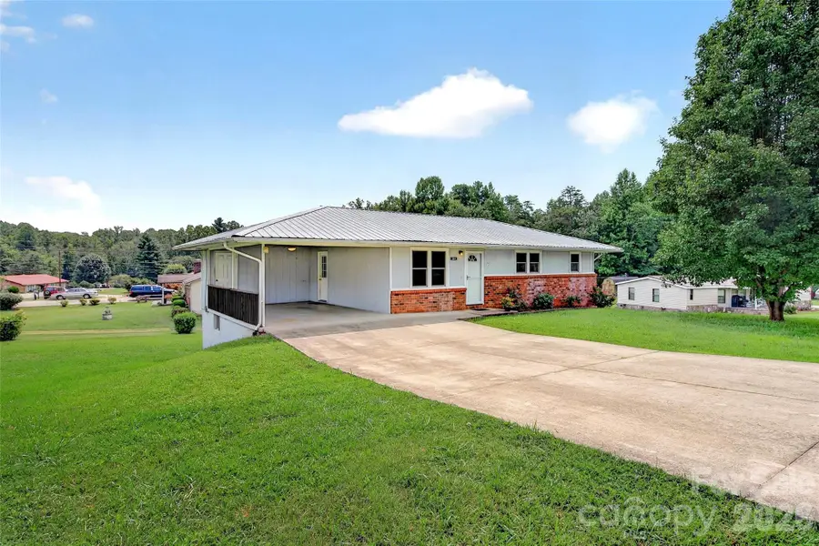 224 Cherokee Way, Marion, NC 28752 - #3