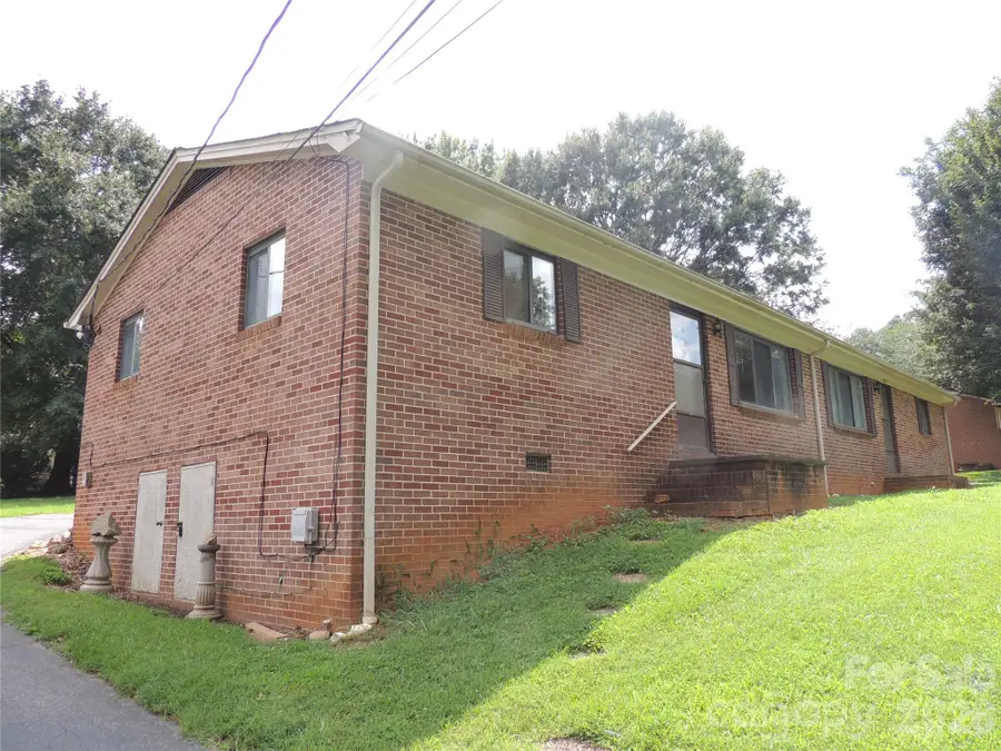 409 East K Street E, Newton, NC 28658 - #3