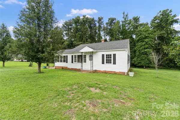 842 Moores Lake Road, Wadesboro, NC 28170