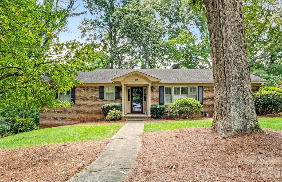 560 Kelway Place, Winston Salem, NC 27104 - #1