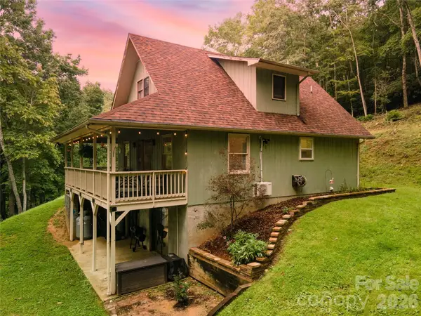 426 Meadowood Lane, Burnsville, NC 28714