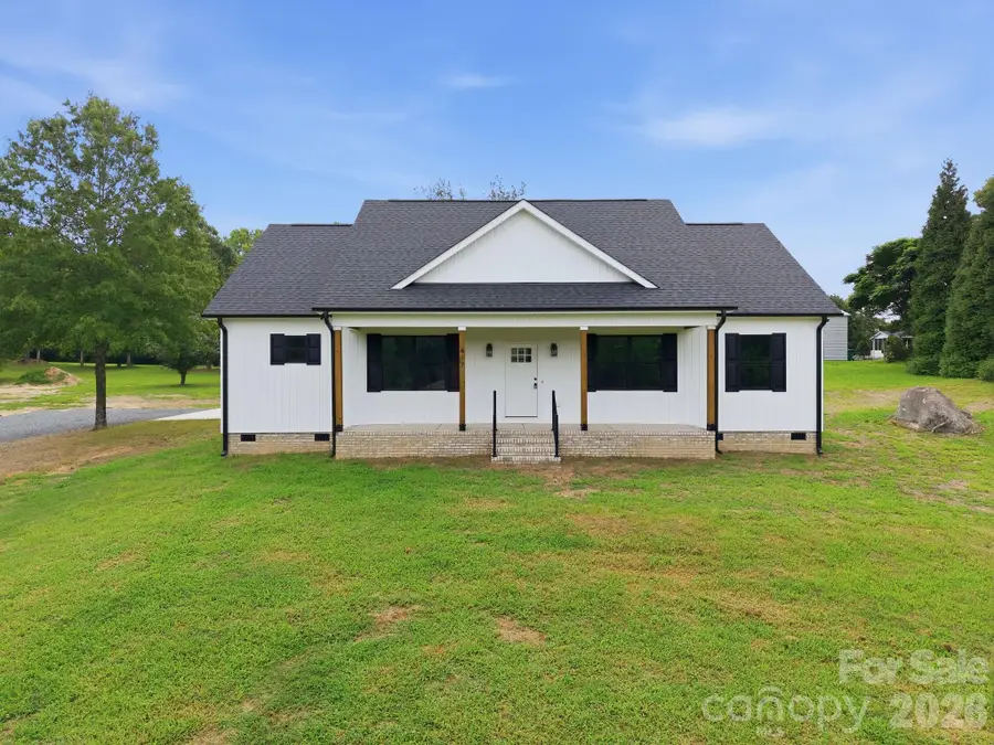 417 E 2nd Street, Faith, NC 28041 - #3