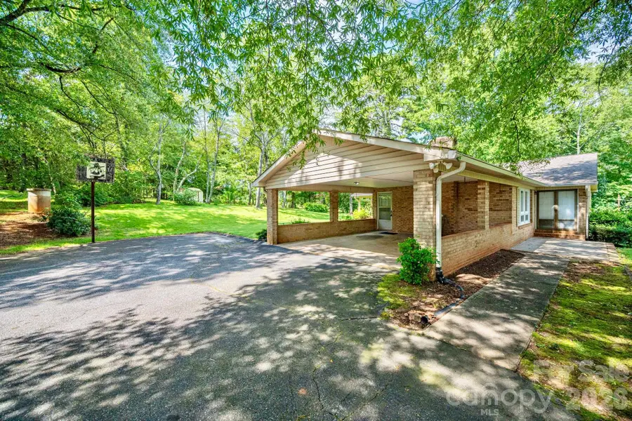2542 E Nc 10 Highway, Conover, NC 28613 - #2