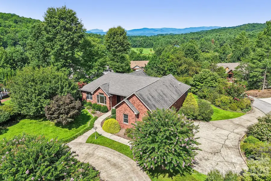 28 Tudor Crescent Court, Hendersonville, NC 28739 - #2