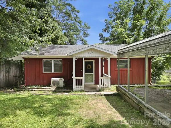 307 Beverly Avenue, Hendersonville, NC 28792