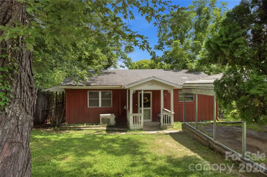 307 Beverly Avenue, Hendersonville, NC 28792 - #2