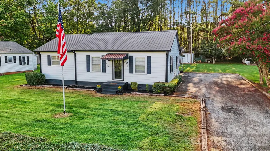 832 Baker Street, Statesville, NC 28677 - #2