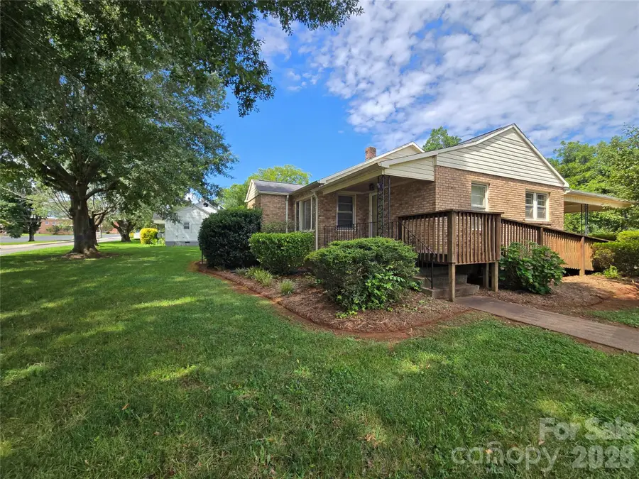 305 Oakland Avenue Avenue, Morganton, NC 28655 - #2