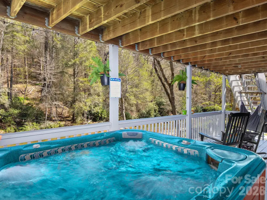 228 White Oak Road, Waynesville, NC 28785 - #2