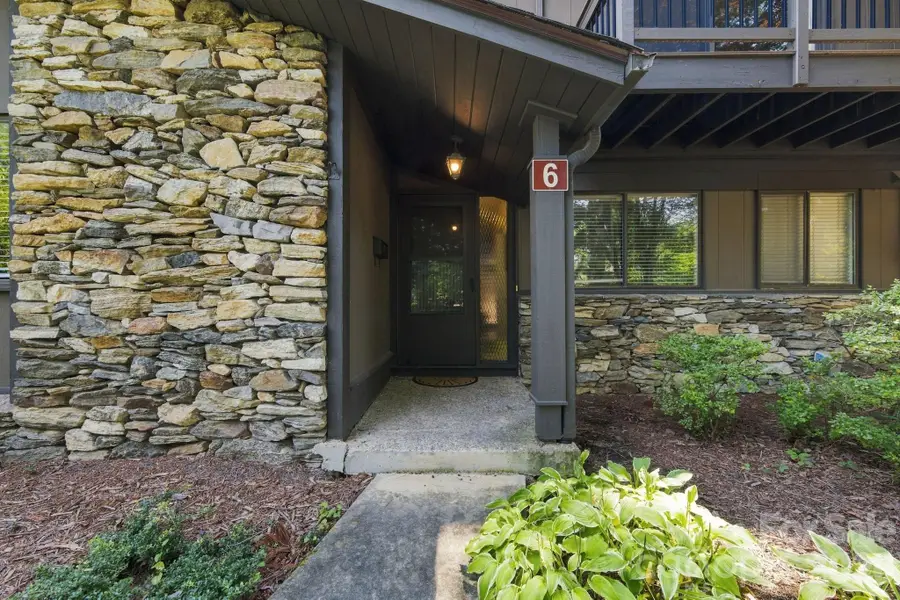 98 Laurelwood Circle W #6, Hendersonville, NC 28791 - #3