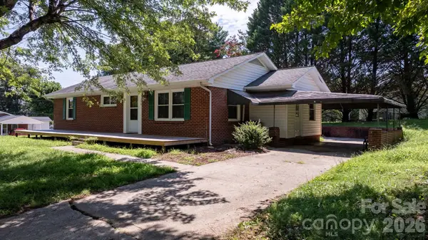 296 Pine Mountain Road, Hudson, NC 28638
