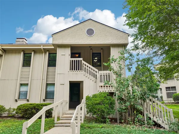 1106 Abbey Circle, Asheville, NC 28805