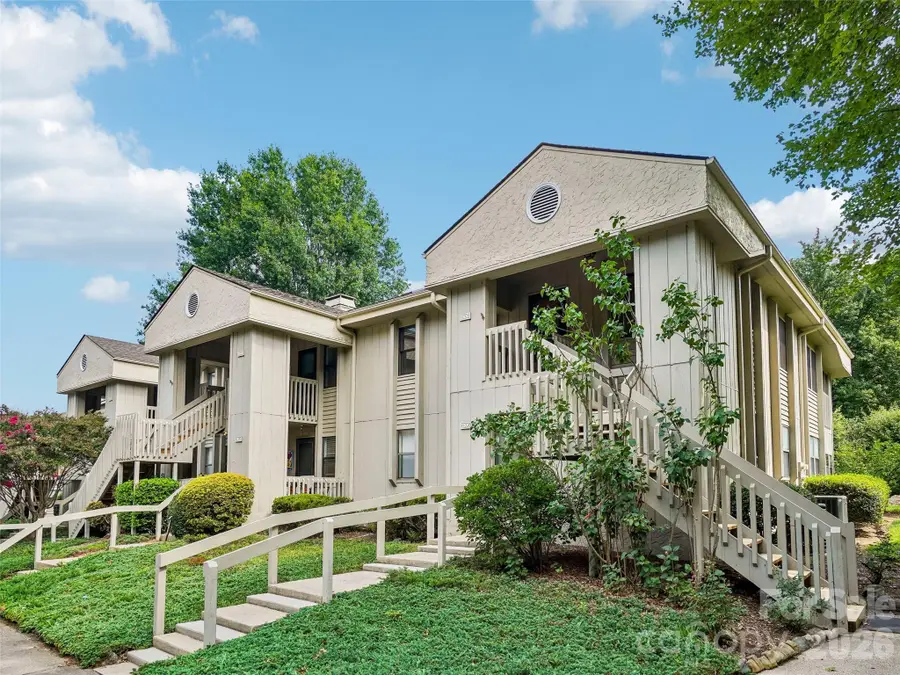 1106 Abbey Circle, Asheville, NC 28805 - #3