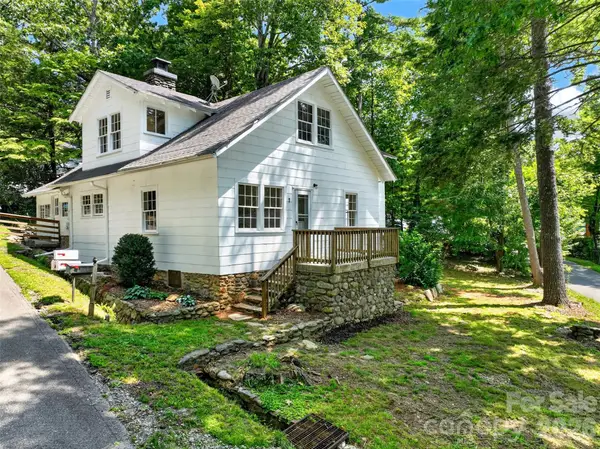 7 Bowers Road, Black Mountain, NC 28711