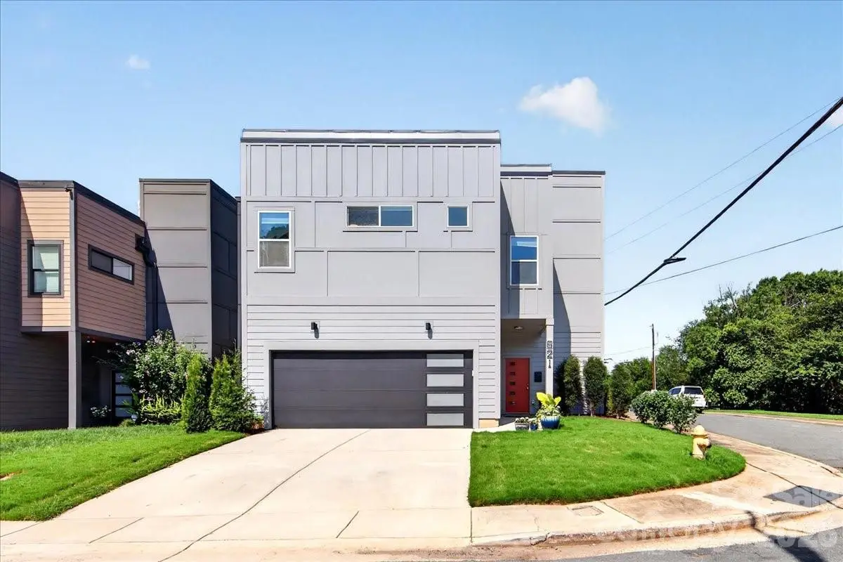 621 Campus Street, Charlotte, NC 28216 - #1