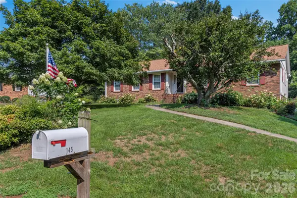 145 Stanwell Court, Clemmons, NC 27012