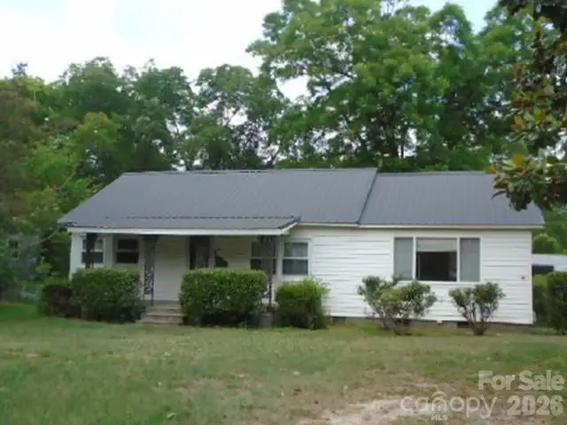 512 E Vance Street, Laurinburg, NC 28352 - #1