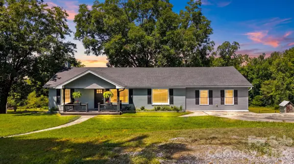 1164 Bradford Mountain Road, Lenoir, NC 28645