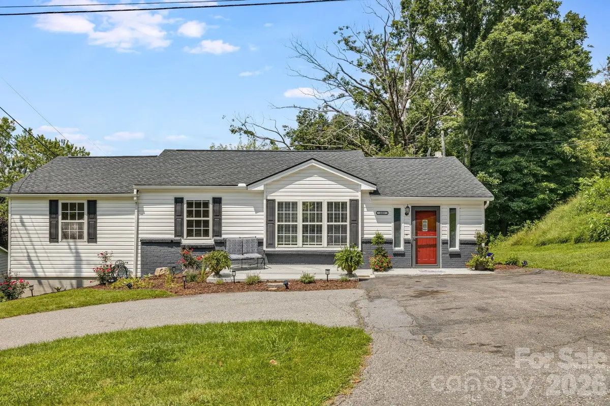 303 Hunter Street, Burnsville, NC 28714 - #1