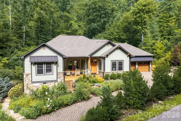 18 Hawks Pointe Lane, Weaverville, NC 28787