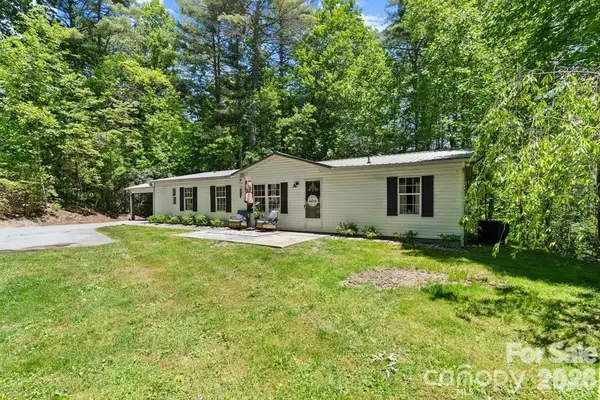 122 Fallswood Court, Hendersonville, NC 28739