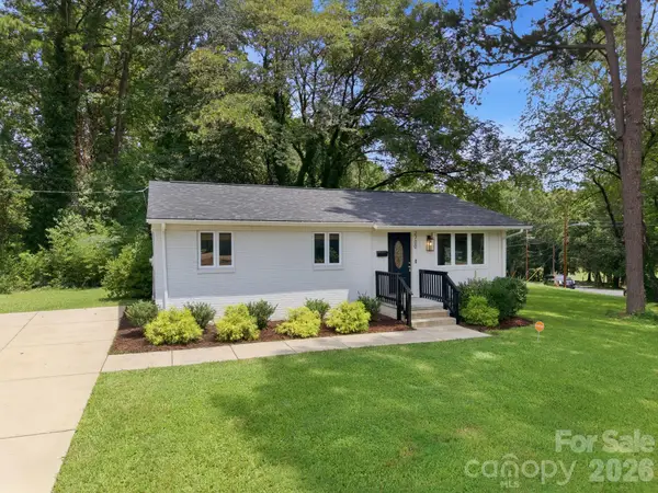 2700 Ravencroft Drive, Charlotte, NC 28208