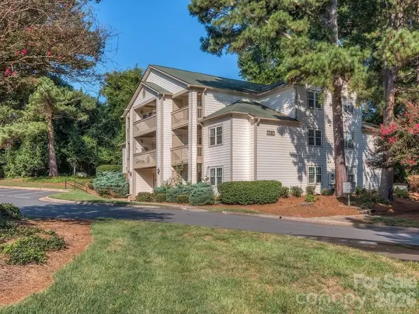 1052 Churchill Downs Court, Charlotte, NC 28211