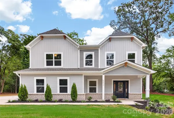 9006 Pinenoll Lane, Charlotte, NC 28215