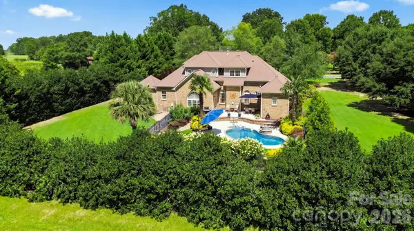 1001 Heritage Acres Drive, Matthews, NC 28104