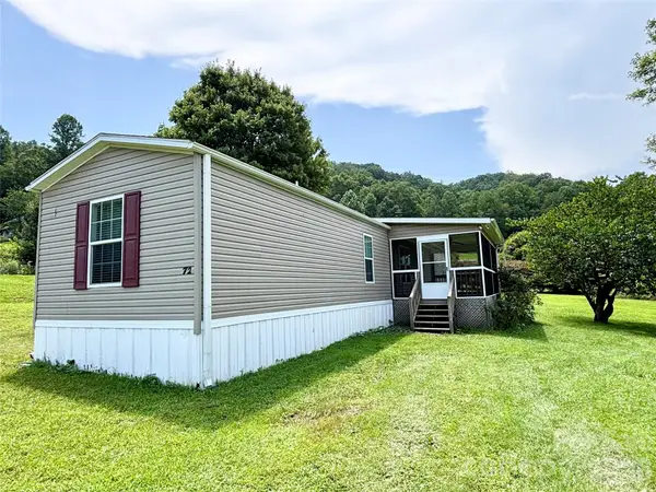 72 S Greenleaf Road, Hendersonville, NC 28739