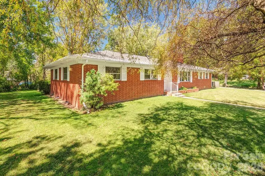 10 Meadowview Road, Asheville, NC 28804 - #2