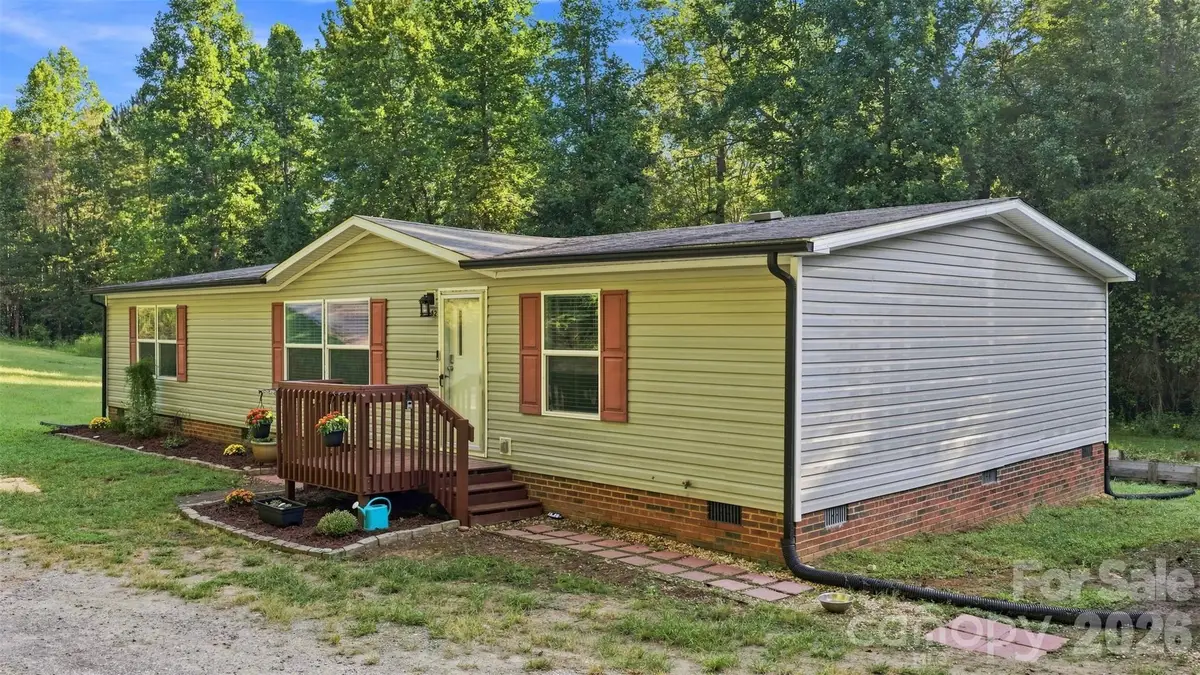 4782 29th Street Drive Ne, Hickory, NC 28601 - #1